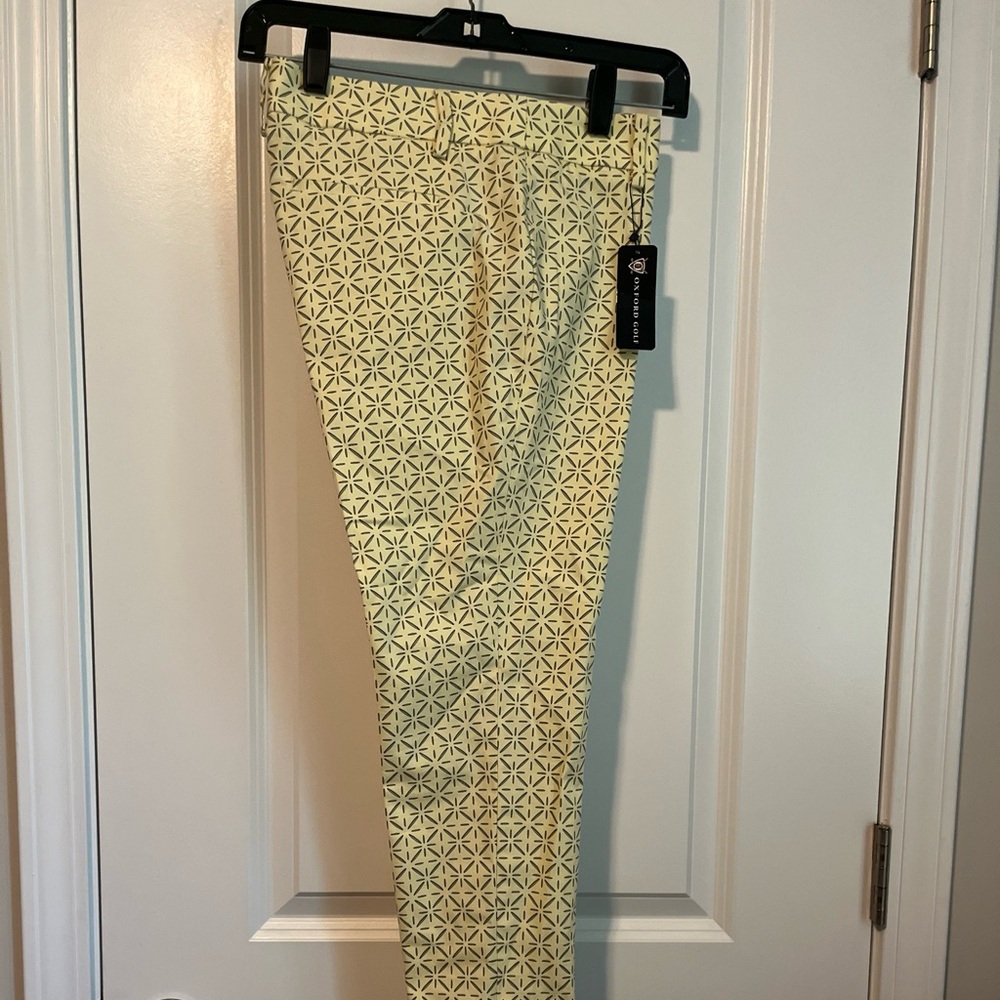 Oxford Golf Women's Size 2 Capri Pants Bright Yellow Floral stretch Cropped
